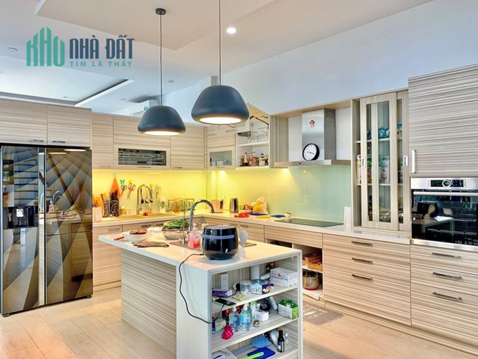 Bán Villa sân vườn gần biển ngay Chế lan Viên Quận Ngũ Hành Sơn Đà Nẵng 220m2 3 tầng