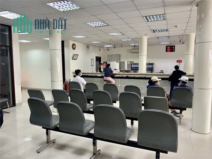Bán hoặc cho thuê nhà xưởng và khối VP,  MT quốc lộ, có sẵn 4 cẩu trục lớn. trạm điện.