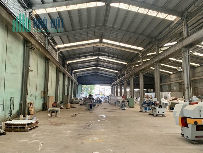 Bán hoặc cho thuê nhà xưởng và khối VP,  MT quốc lộ, có sẵn 4 cẩu trục lớn. trạm điện.