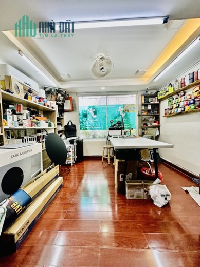 Bán Nhà Cô Giang Quận 1, HXH, 40m2, 3 Tầng BTCT, Thu nhập 15 triệu, tháng
