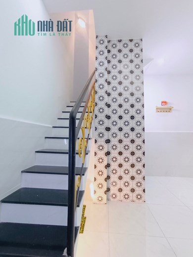 BÁN NHÀ MỚI 100 %. 1 TRỆT 2 LẦU