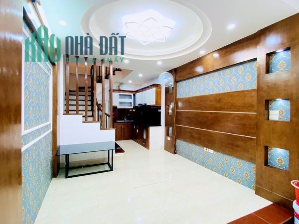 CHỦ CẦN BÁN GẤP NHÀ PHỐ KHƯƠNG TRUNG QUẬN THANH XUÂN DT:35M2 5 TẦNG MT:3.5M 3 PHÒNG NGỦ RỘNG