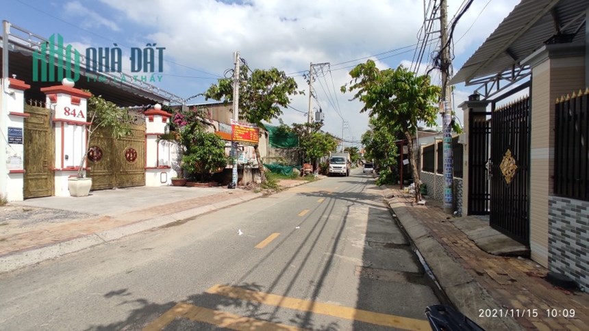 Giá mới, bán nhà mặt tiền đường nhánh - gần ngã ba Tô Ký - Đặng Thúc Vịnh, diện tích lớn giá mềm