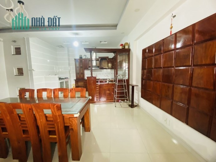 BÁN NHÀ TÂN PHÚ GẦN ĐẦM SEN 100M2 3TẦNG