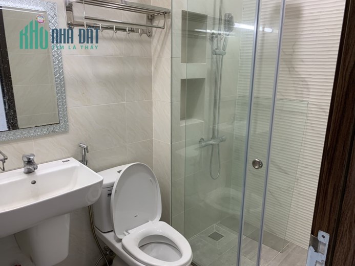 Bán nhà 2 Mặt tiền Trường Chinh ngay Cầu Tham Lương, DT: 4x20m, 5 Tầng - 5PN, 13.9 tỷ