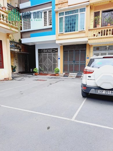 bán nhà Nguyễn Hoàng Tôn 86m x 4 tầng, mt: 5.5m ngay đầu 2 con rồng