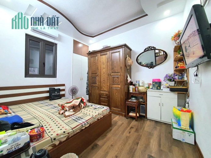 Bán nhà phố Thiên Lôi, diện tích 41m 4 tầng GIÁ 2.65 tỉ full nội thất gần Hoàng Huy