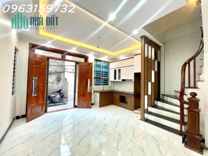BÁN NHÀ KHƯƠNG ĐÌNH THANH XUÂN , OTÔ NGAY NHÀ 40M2 5 TẦNG 4 TỶ