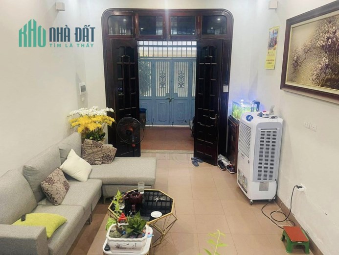 Bàn nhà khu phân lô cán bộ ngõ 168 Hào Nam, Đống Đa, Hà Nội. Diện tích 60m2 x 5 tầng, mặt tiền