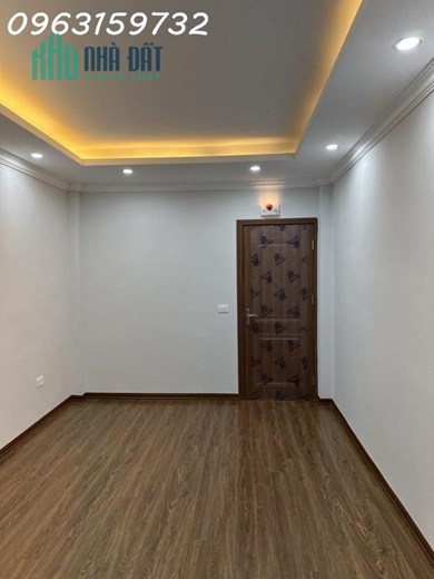 KHƯƠNG TRUNG THANH XUÂN NGÃ TƯ SỞ NHÀ ĐẸP Ở NGAY 40M2 5 TẦNG NHỈNH 4 TỶ