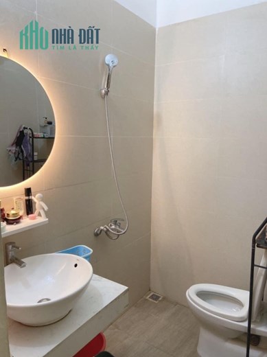 Bán nhà phốHoàng Cầu Đống Đa 42m 4 tầng ngõ thông gần phố nhà dân xây chắc chắn  ở ngay nhỉnh 4 tỷ