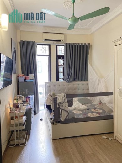 Bán nhà phốHoàng Cầu Đống Đa 42m 4 tầng ngõ thông gần phố nhà dân xây chắc chắn  ở ngay nhỉnh 4 tỷ