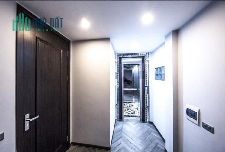 Bán căn nhà 47m2 phố Nguyễn Sơn, Long Biên Gara Ô tô thông Thang máy XỊN Kinh doanh đa dạng 8.4 Tỷ