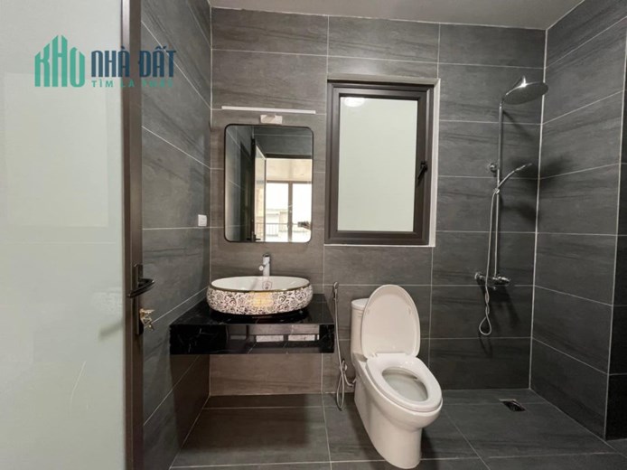 Bán nhà 48m2 phố Nguyễn Sơn, Long Biên Gara 2 Ô tô Thang máy Nhập Kinh doanh vô địch 8.2 Tỷ