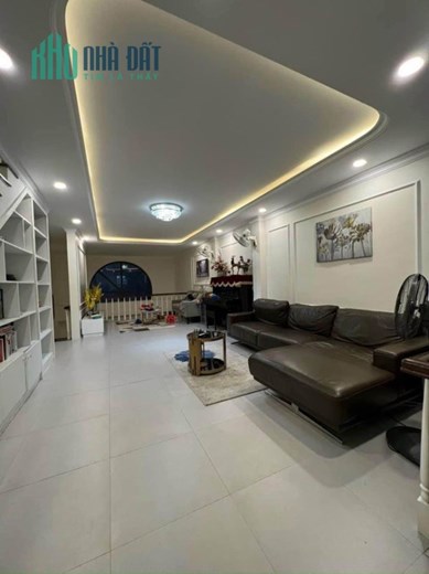Bán Nhà Ngang 5m Mặt Tiền Nội Bộ 5 Tầng - Kề Phú Mỹ Hưng - Quận 7