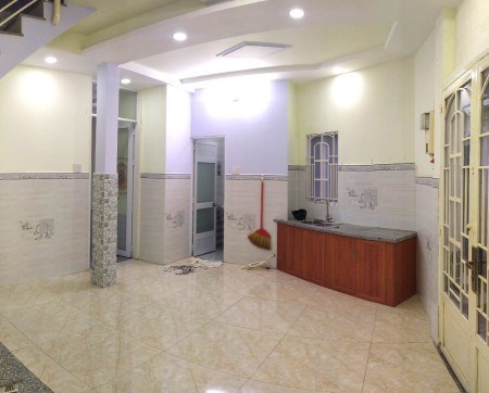 Bán Nhà Mặt Tiền Kinh Doanh 20tr/tháng Cho Thuê PHẠM VĂN ĐỒNG, 5,5x4,5 = 5,2 tỷ TL