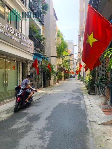 Chính chủ cần bán nhà ngõ 26 Cù Chính Lan, Thanh Xuân, ô tô tránh đỗ cửa, 40m2 x 6 tầng thang máy,