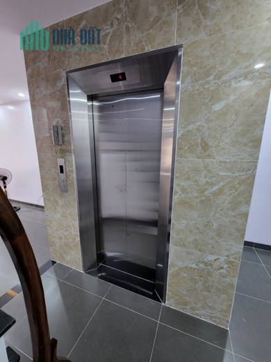 Bán nhà 69m2 phố Ngọc Lâm, Long Biên Gara Ô tô phi Thang máy Kinh doanh đắc địa 9.4 Tỷ
