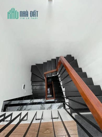 Bán nhà 69m2 phố Ngọc Lâm, Long Biên Gara Ô tô phi Thang máy Kinh doanh đắc địa 9.4 Tỷ