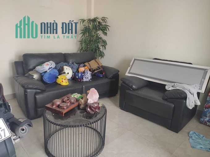 Bán nhà ngộp đường Nguyễn Phúc Chu, P15, Tân Bình, 57m2, 2 tầng, ngang 7m.