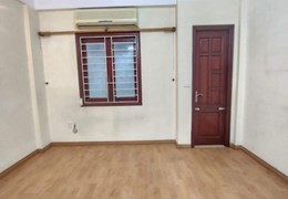 Siêu hiếm, Nhà ngõ phố Lê Văn Lương