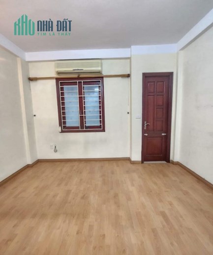 Siêu hiếm, Nhà ngõ phố Lê Văn Lương