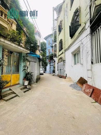 Siêu hiếm, Nhà ngõ phố Lê Văn Lương
