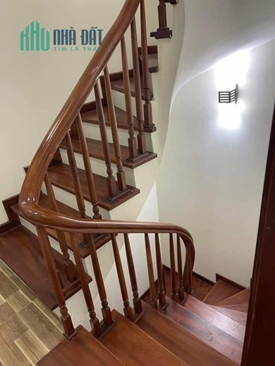 Siêu hiếm, Nhà ngõ phố Lê Văn Lương