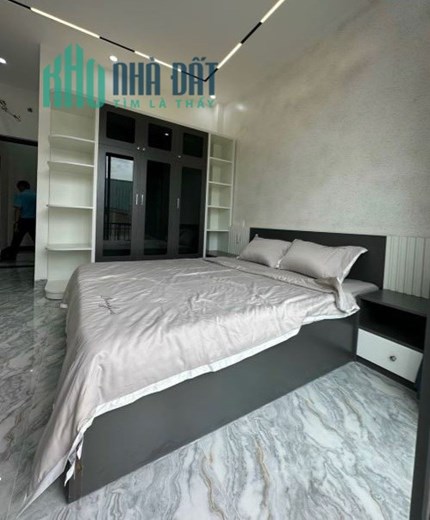Nhà 3 tầng mới xây Ô TÔ đậu, đường Tô Hiệu, ngã 4 Hoàng Thị Loan