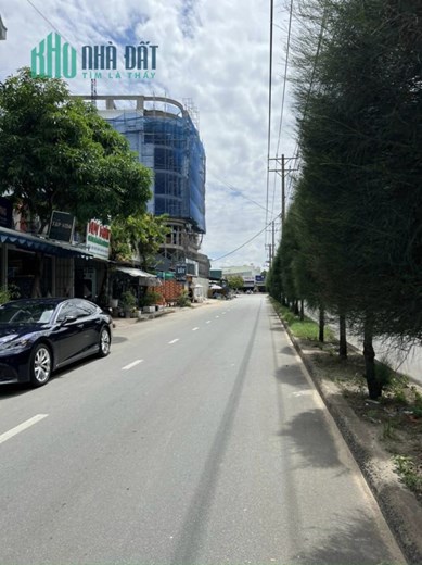 Nhà 2 mặt tiền đường rộng 18m. diện tích 60m2 đường CN11, Sơn Kỳ, Tân Phú, giá chỉ 8.5 tỷ.