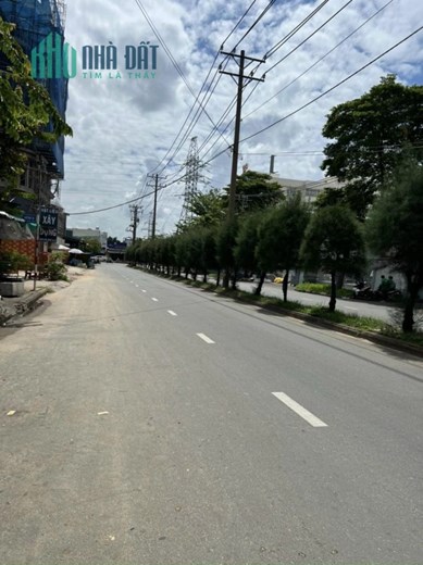 Nhà 2 mặt tiền đường rộng 18m. diện tích 60m2 đường CN11, Sơn Kỳ, Tân Phú, giá chỉ 8.5 tỷ.