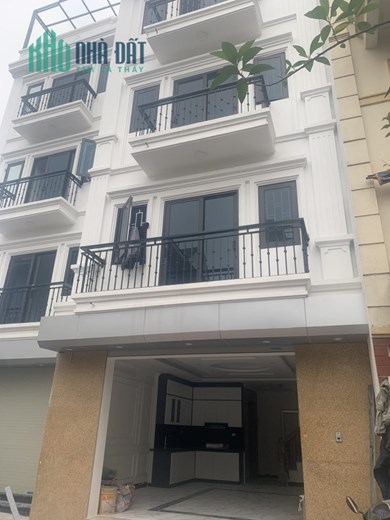 BÁN NHÀ  CỔ LINH LONG BIÊN DT 41M 6 TẦNG CHỈ 4 TỶ8 THANG MÁY, GARA TÔ VÀO NHÀ