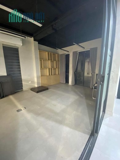 Bán gấp Tòa Biệt Thự Lê Trọng Tấn  Lô góc 120 m2 5 Tầng 13,5 Tỷ. Đường Vỉa hè ô tô tải.