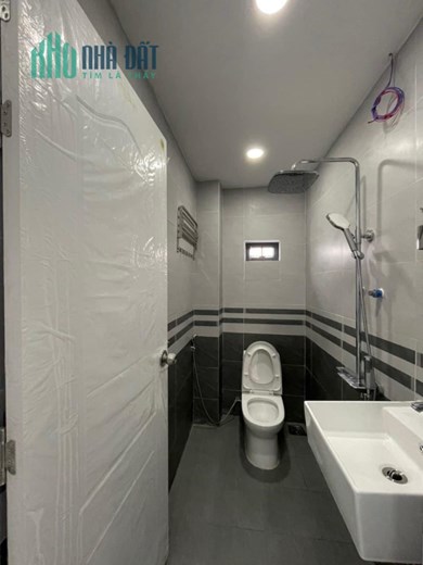 GẤP BÁN NHÀ MỚI ĐẸP TT BÌNH THẠNH -GẦN SIÊU THỊ EMART- NGANG 4,23M NỞ HẬU-2PN-2WC-CHỈ 2,8 TỶ