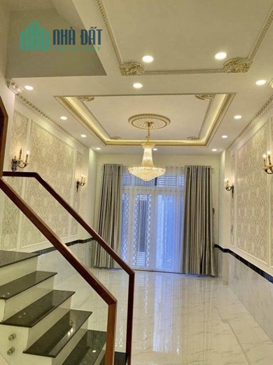 Bán Gấp căn nhà MT 8M, Lê Văn Chí, Linh Trung, DT78M, gần BV Thủ Đức, giá bán Nhỉnh 6 Tỷ