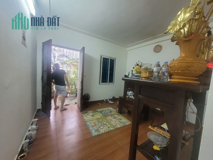 Bán nhà riêng phố Thịnh Quang 30m 6 tầng 3 ngủ ngõ nông gần phố ở ngay nhỉnh 3 tỷ lh 0817606560