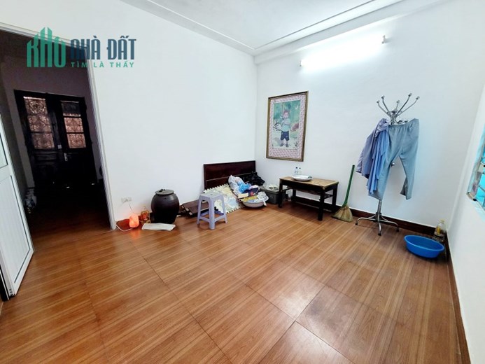 Bán nhà Thịnh Quang Đống Đa 30m 6 tầng 3 ngủ ngõ nông gần phố ở ngay nhỉnh 3 tỷ lh 0975124520