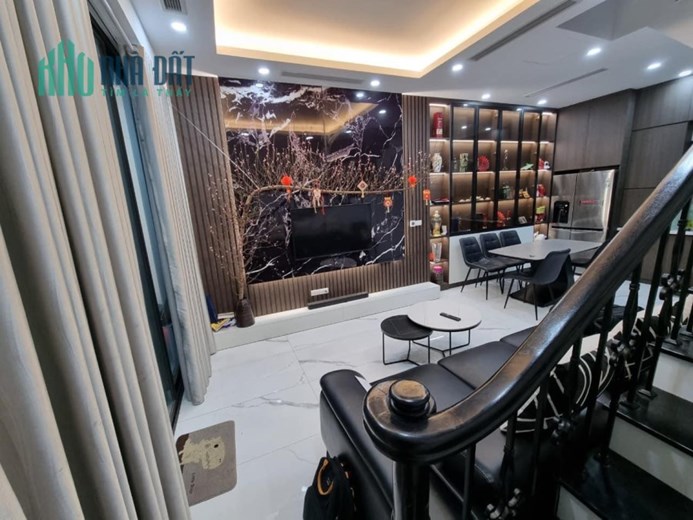 Bán nhà 151 Láng Hạ-Đống Đa 42mx5 tầng-Lô góc-3PN-full nội thất-Ngõ thông-ở ngay.