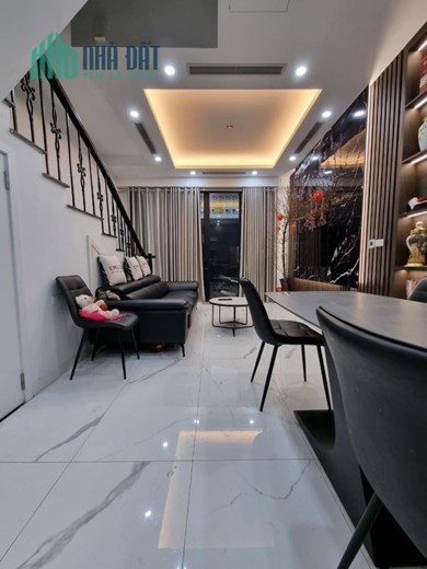 Bán nhà 151 Láng Hạ-Đống Đa 42mx5 tầng-Lô góc-3PN-full nội thất-Ngõ thông-ở ngay.
