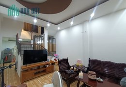 .Nhà Nguyễn Tri Phương, 40m ra Mặt tiền, 2 tầng đẹp, 2.x tỷ