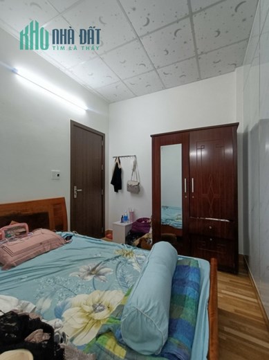 .Nhà Nguyễn Tri Phương, 40m ra Mặt tiền, 2 tầng đẹp, 2.x tỷ