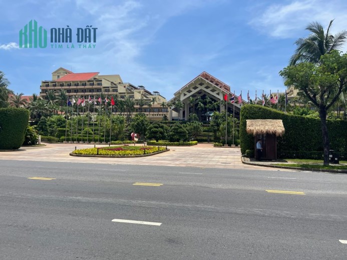 Cần bán gấp đất biển MT Võ Nguyên Giáp Đà Nẵng 280M2 giá chỉ 225 triệu/m2