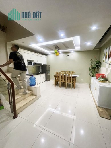Cho thuê nhà Thiết Kế Tinh Sảo 15tr/tháng Ngõ Đội Cấn 60m x 6 tầng, về ở luôn.