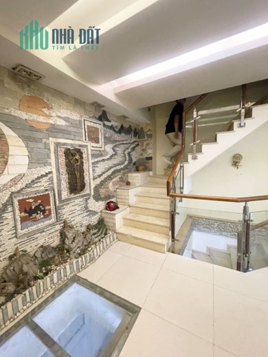 Cho thuê nhà Thiết Kế Tinh Sảo 15tr/tháng Ngõ Đội Cấn 60m x 6 tầng, về ở luôn.