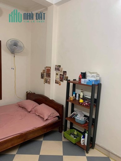 Chị còn phòng cho thuê, ở từ 1/7 tại ngõ 124 Minh Khai