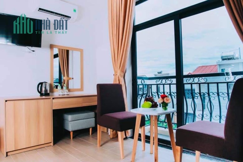 BÁN kKHACHS SẠN NGỘP BANK ĐÀ NẴNG 350M 8 TẦNG LÔ GÓC 50P GIÁ 54 TỶ