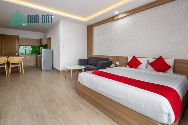 BÁN kKHACHS SẠN NGỘP BANK ĐÀ NẴNG 350M 8 TẦNG LÔ GÓC 50P GIÁ 54 TỶ