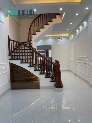 Bán nhà Tôn Đức Thắng Đống Đa 47m 4 tầng 6 ngủ mặt tiền 4.2m ngõ thông gần phố ở ngay nhỉnh 5 tỷ lh