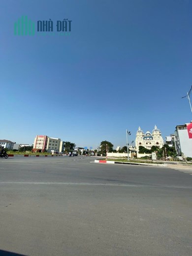 Cho thuê mảnh đất 680 M mặt đường Lê Hồng Phong