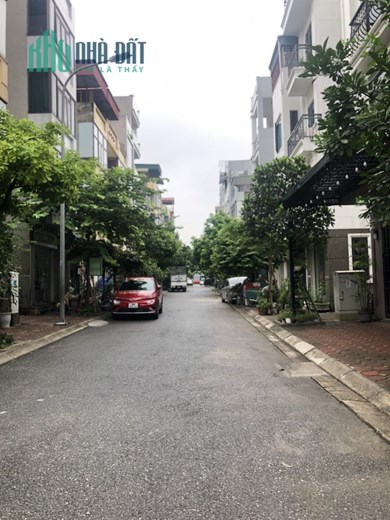 Bán đất TĐC Thạch Bàn, vỉa hè, ô tô, 50 m2, MT 5 m, nhĩnh 6 tỷ.